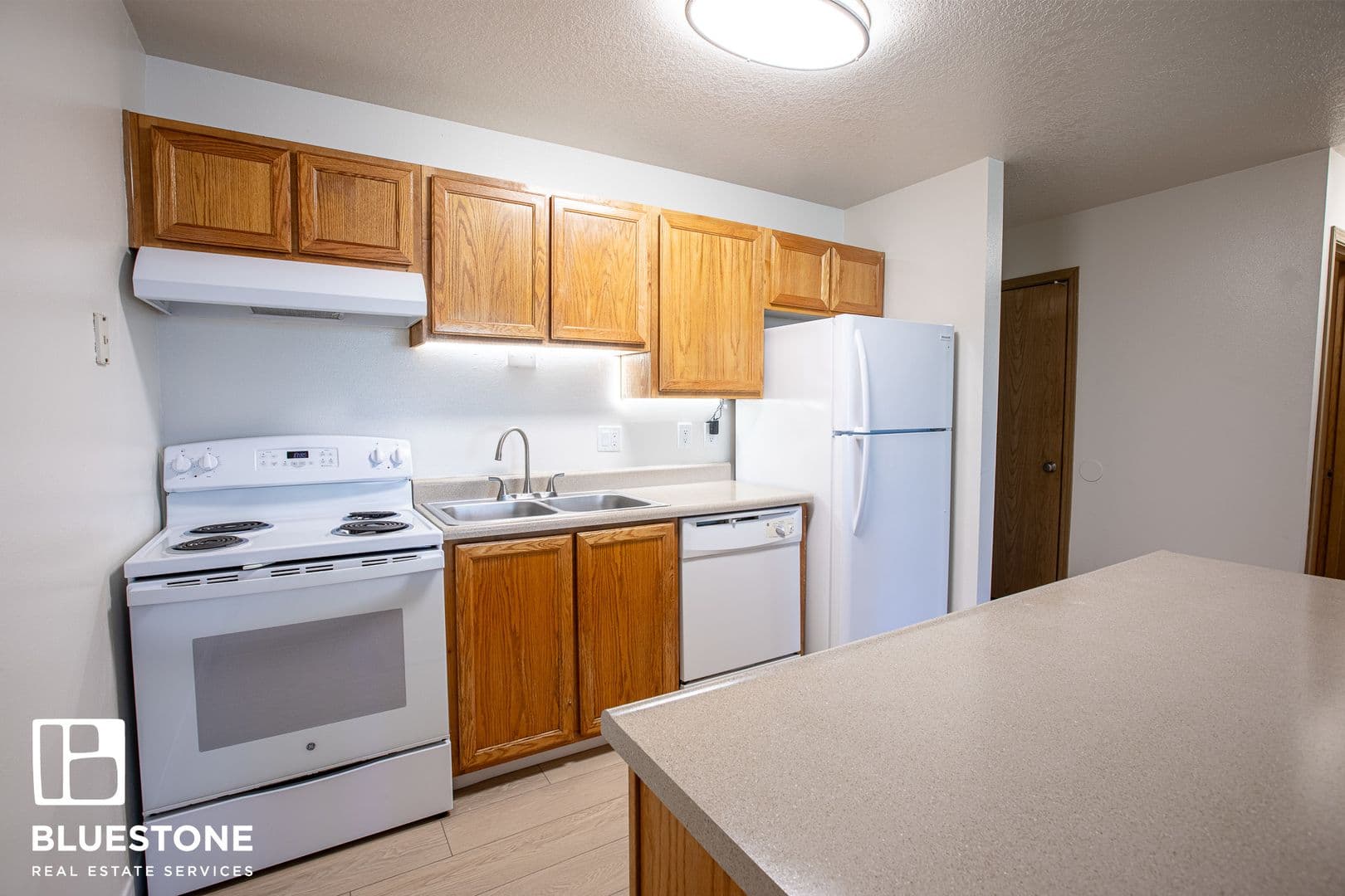 Portland Apartment: 4611-4631 SW Luradel St