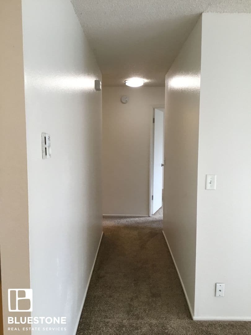 Portland Apartment: 4611-4631 SW Luradel St