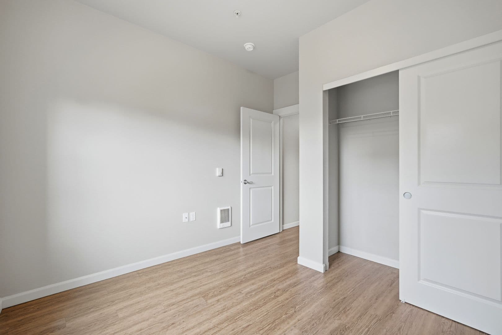 Portland Apartment: 1721 SE Tacoma St.