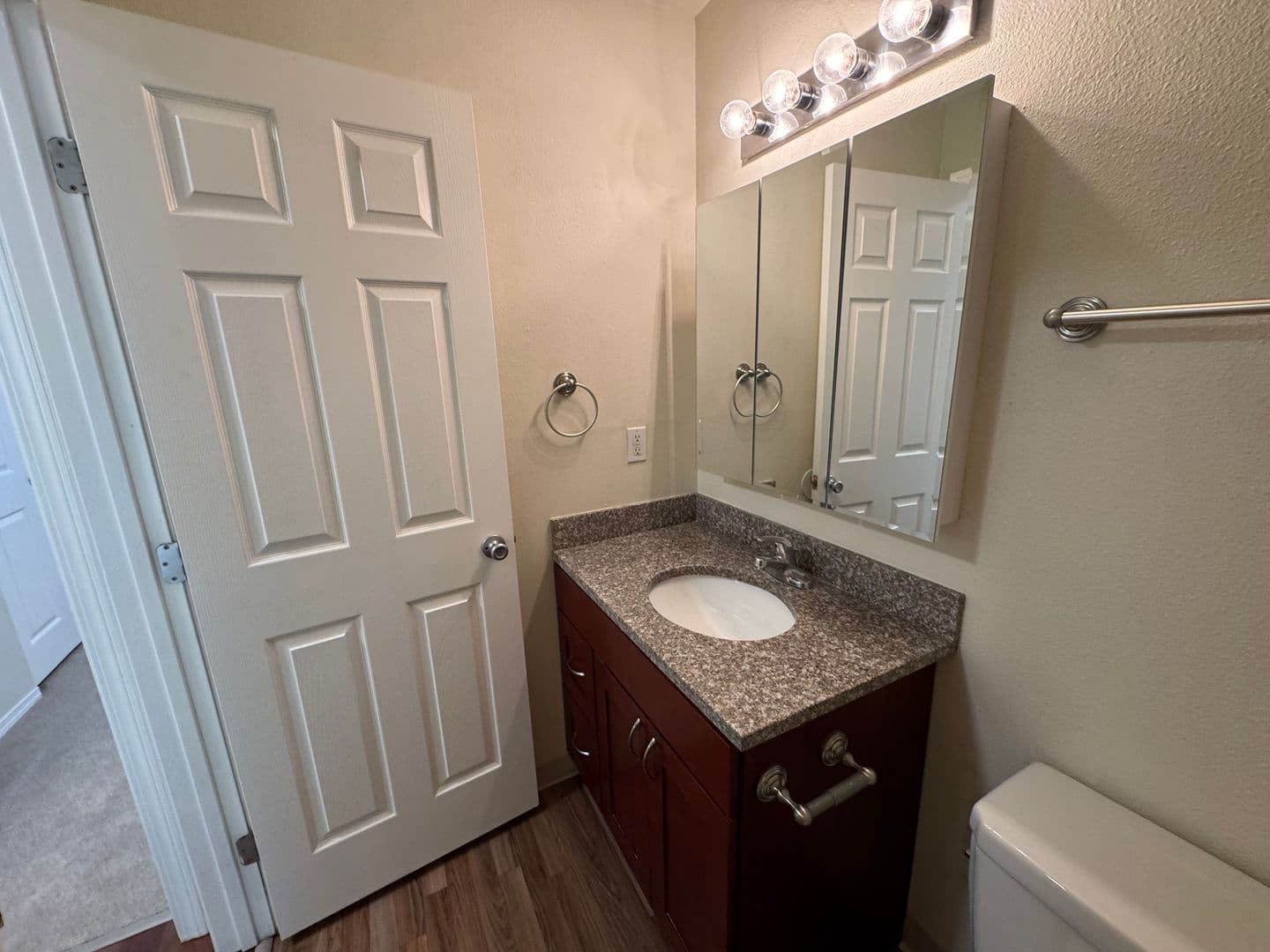 Milwaukie Apartment: 11850 SE 26th