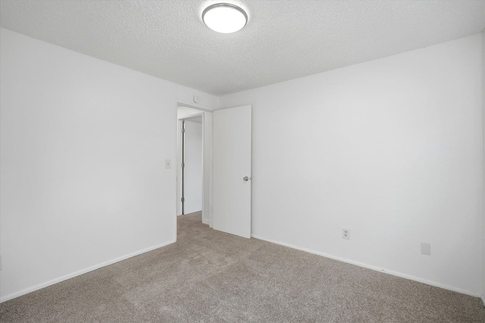 Gresham Apartment: 10 NE 162nd Ave