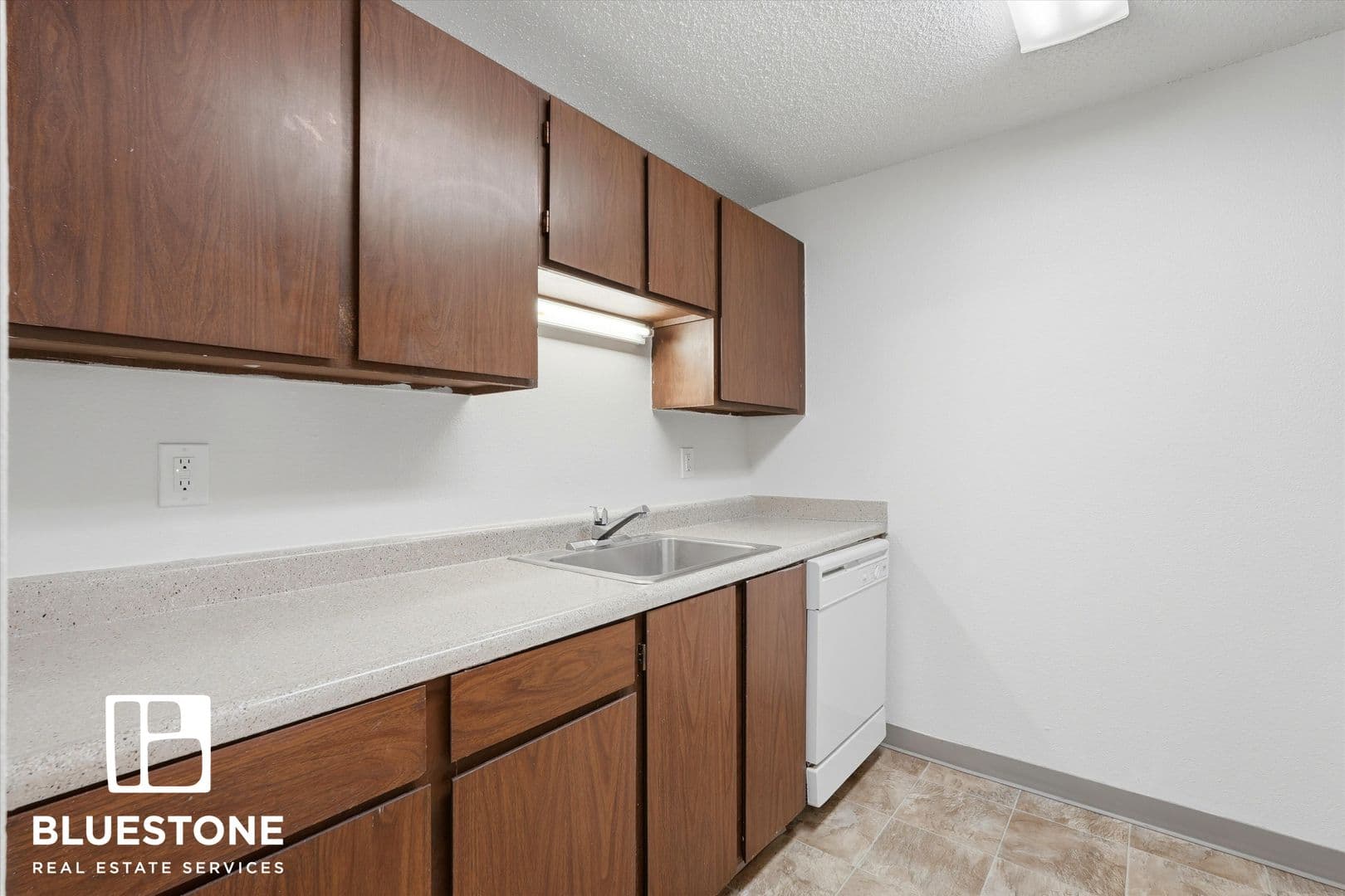 Gresham Apartment: 10 NE 162nd Ave