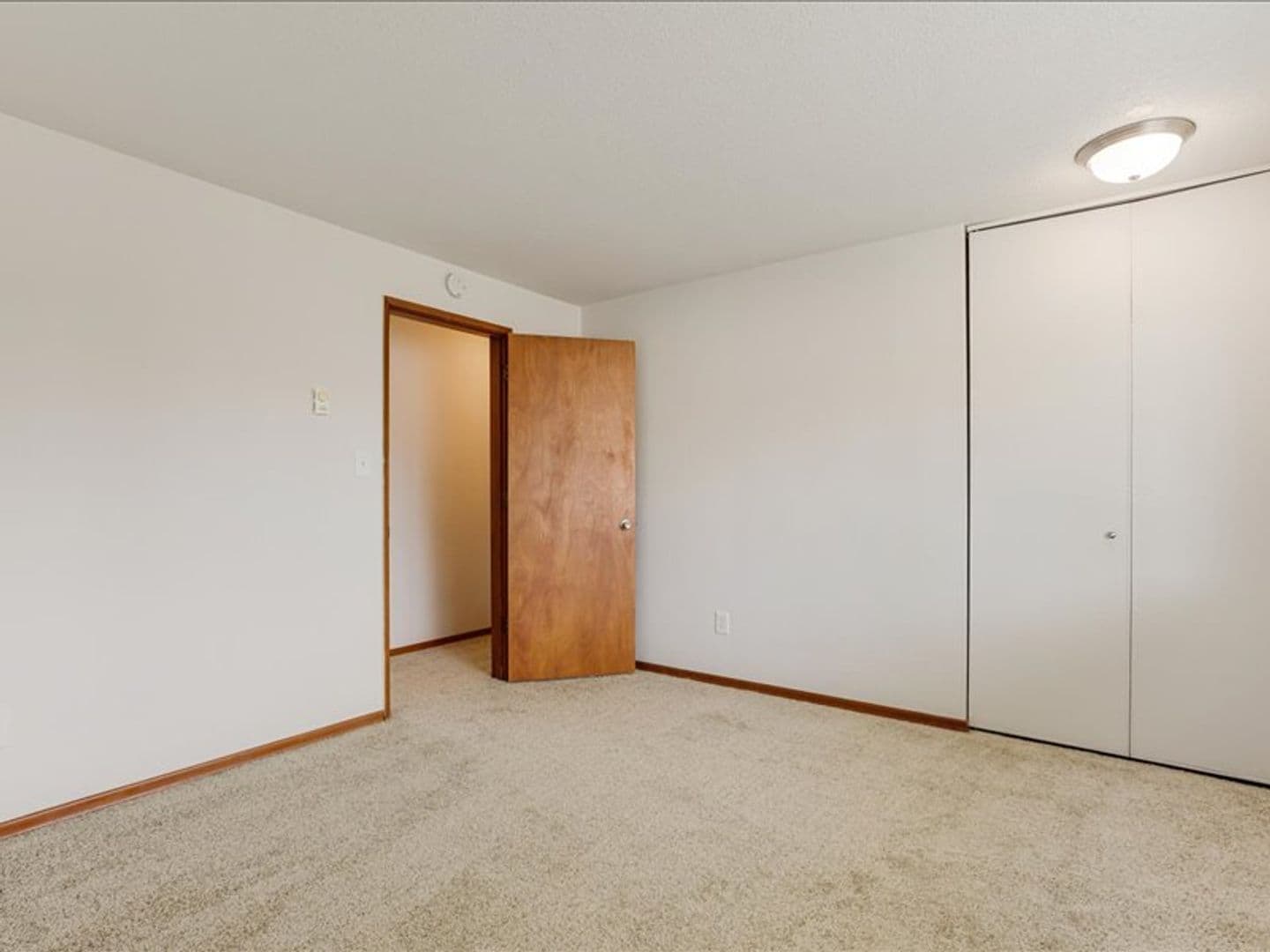 Milwaukie Apartment: 3236 SE Harvey St.