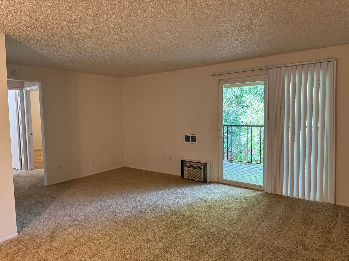 Gresham Apartment: 10 NE 162nd Ave