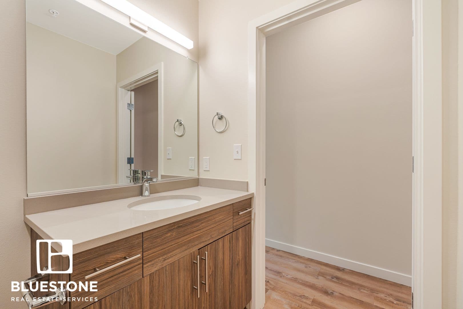 Portland Apartment: 1311 SW Gibbs Street