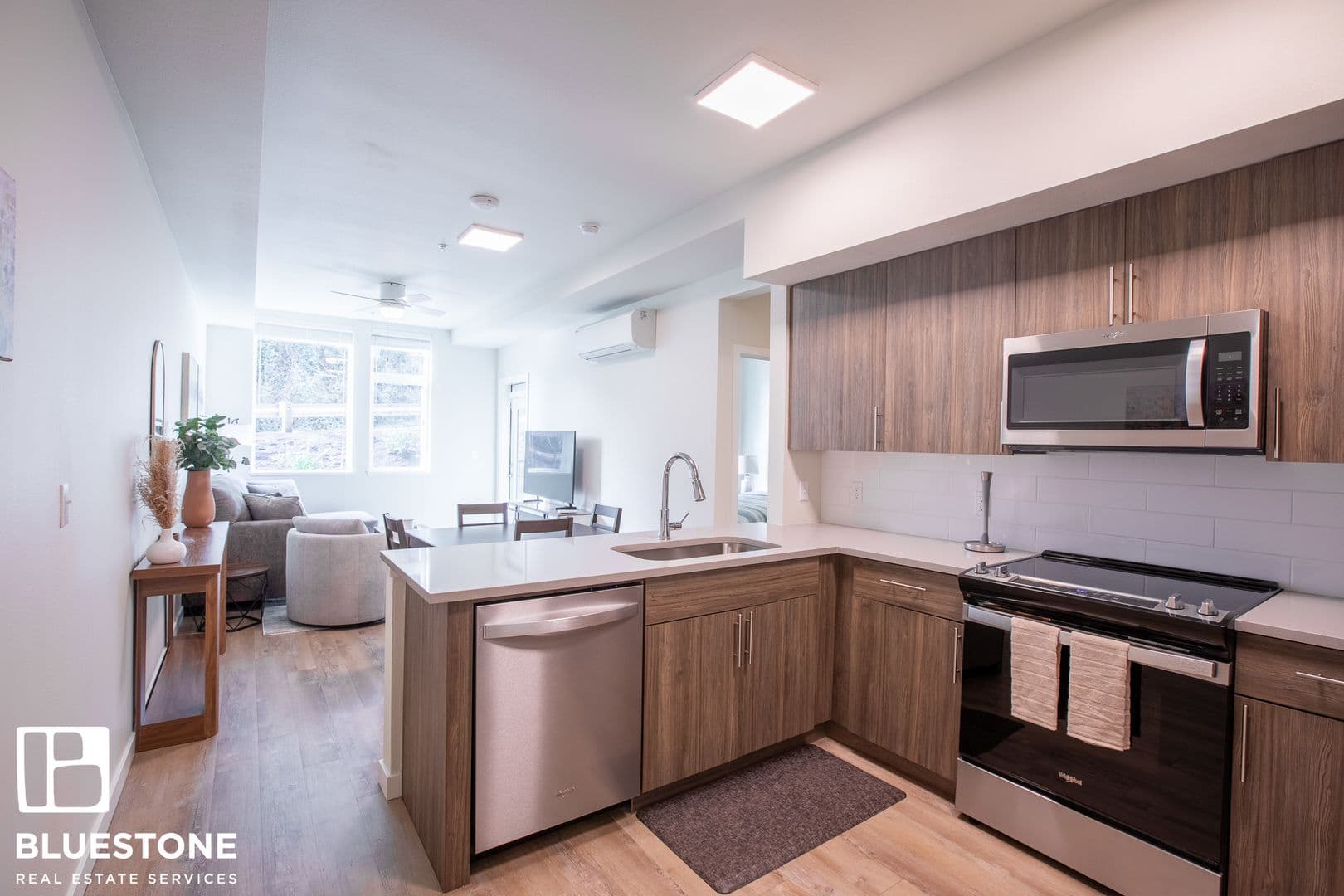 Portland Apartment: 1311 SW Gibbs Street