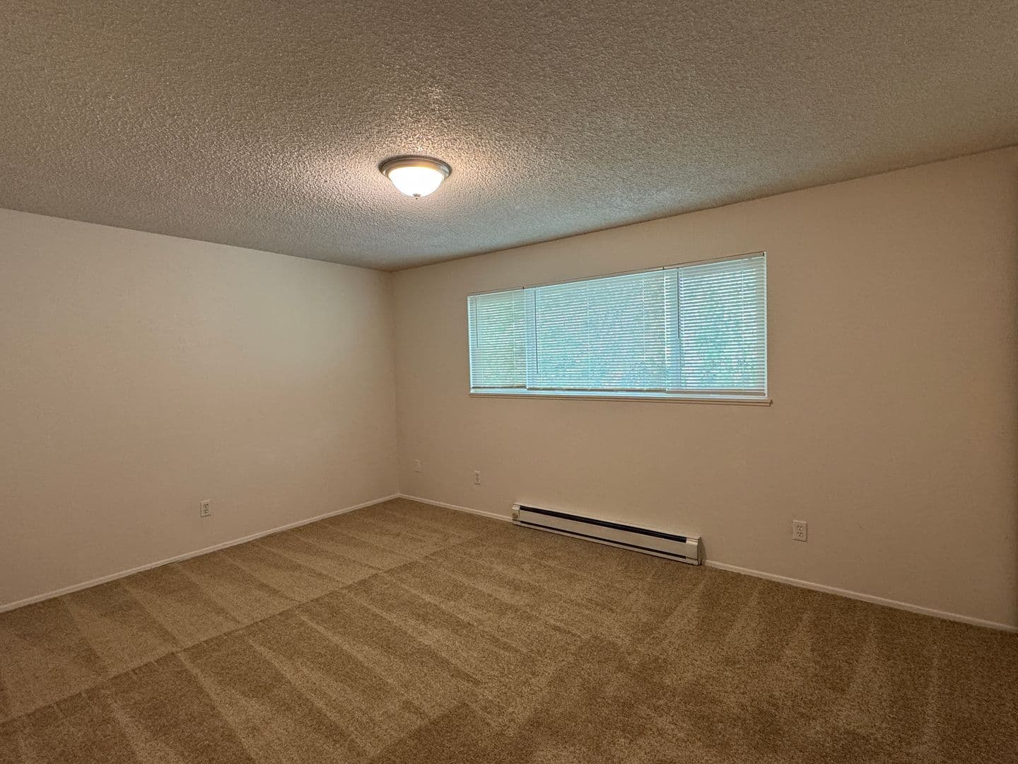 Gresham Apartment: 10 NE 162nd Ave