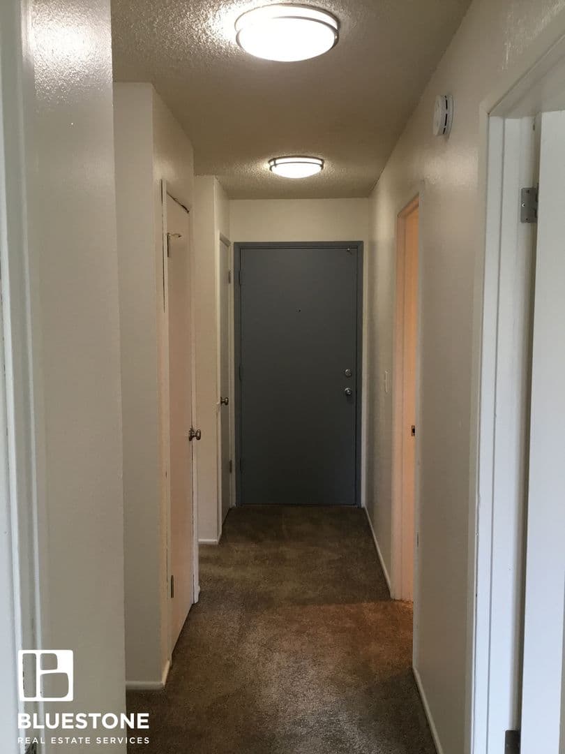Portland Apartment: 4611-4631 SW Luradel St