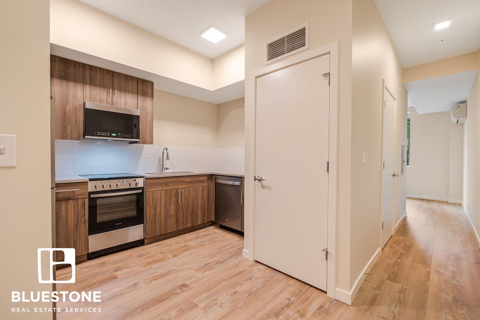 Portland Apartment: 1311 SW Gibbs Street