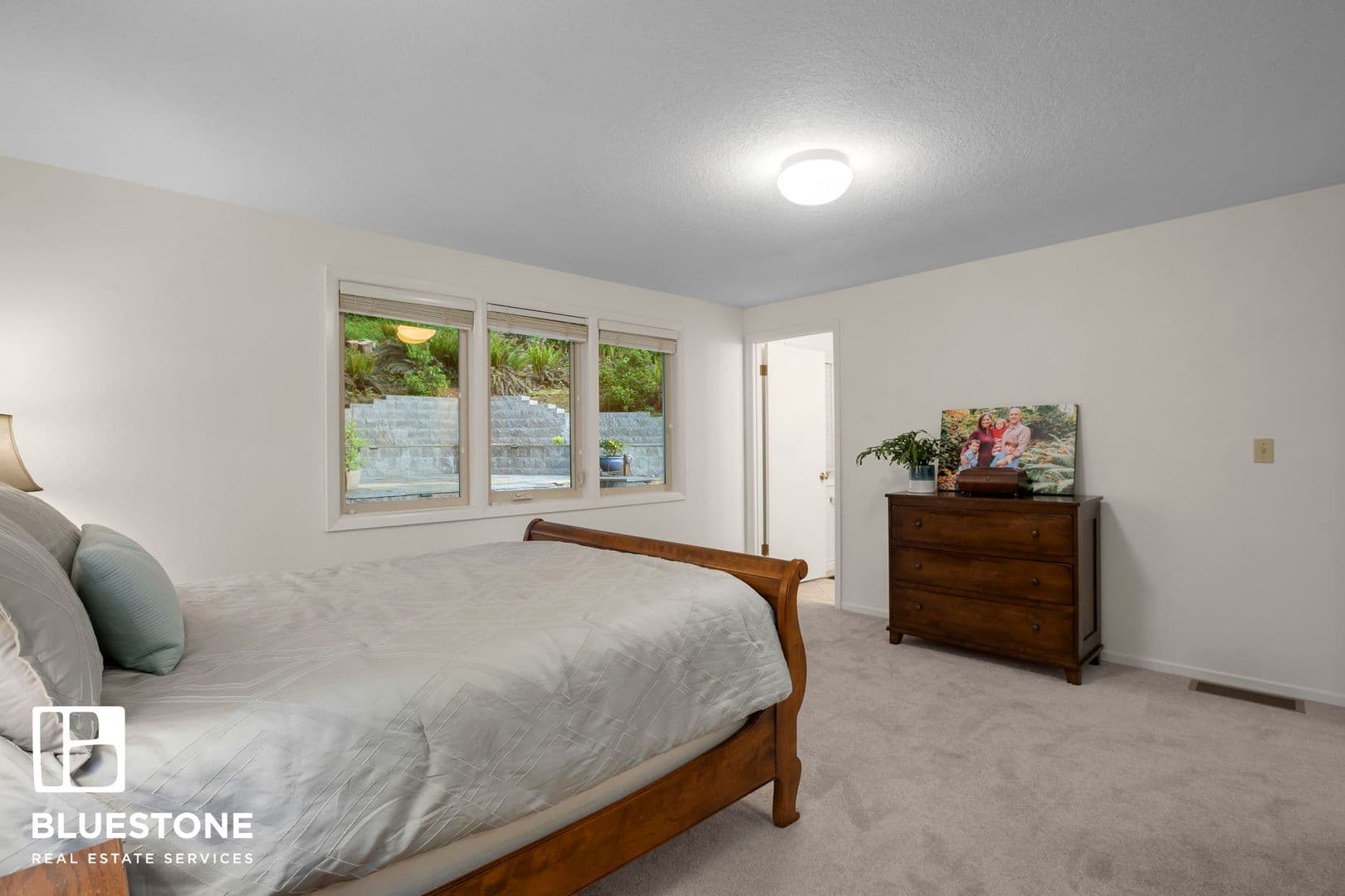 Lake Oswego House: 1970 Greentree Road