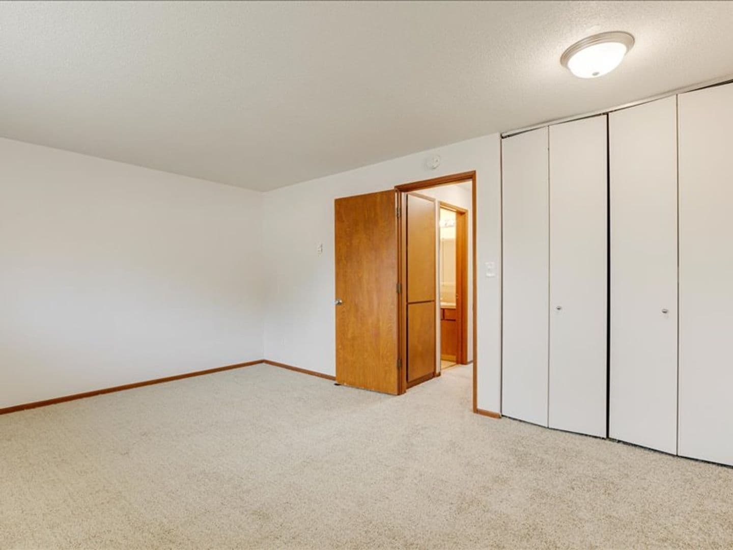Milwaukie Apartment: 3236 SE Harvey St.