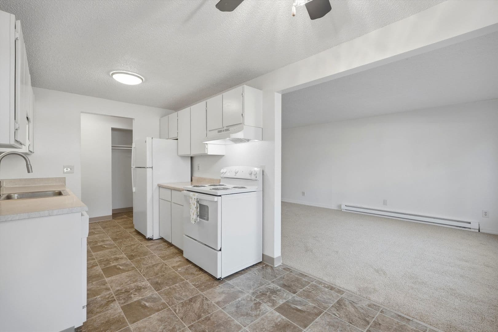 Gresham Apartment: 10 NE 162nd Ave