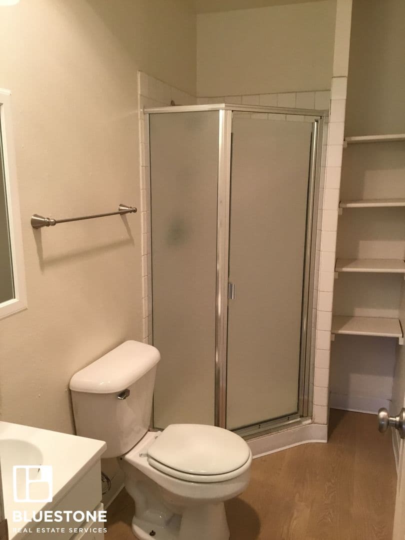 Portland Apartment: 4611-4631 SW Luradel St