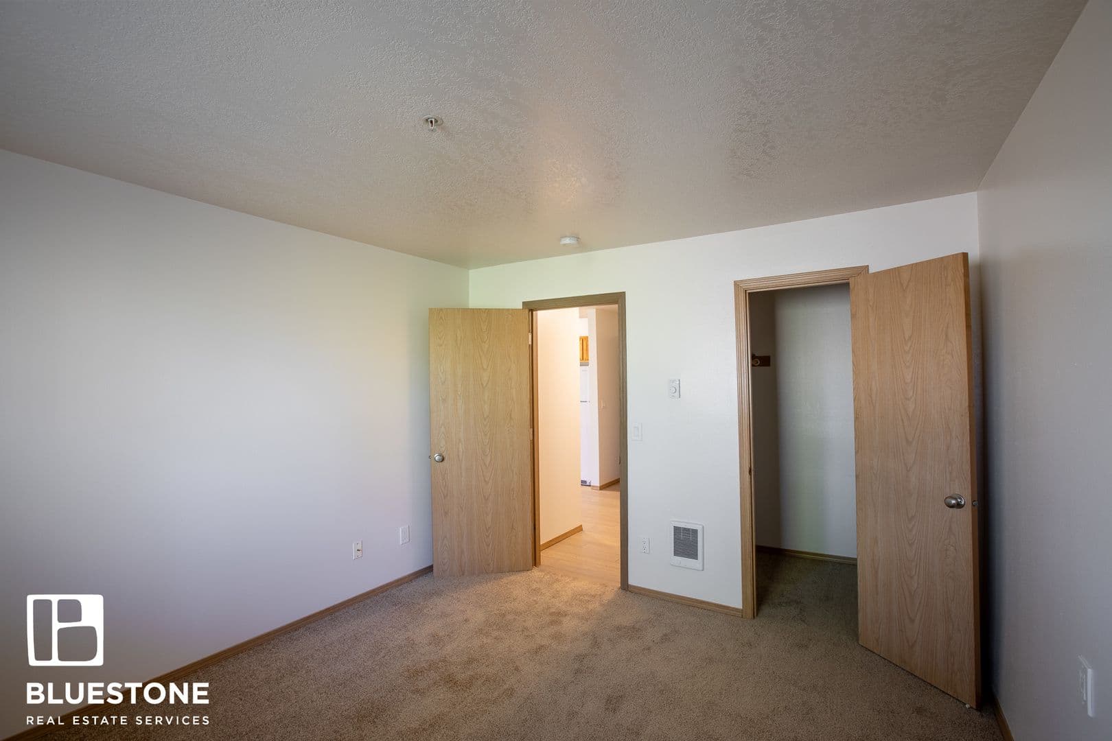 Portland Apartment: 4611-4631 SW Luradel St
