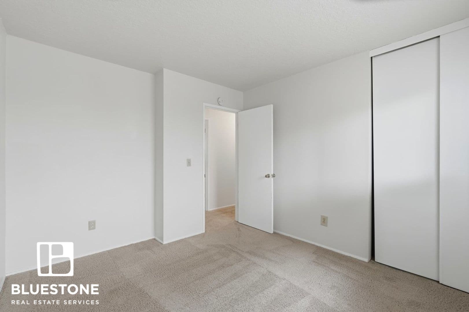 Portland Apartment: 7123 SE Powell Blvd