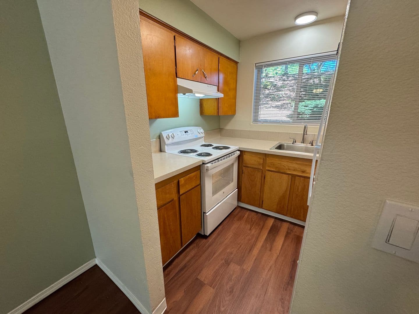 Milwaukie Apartment: 11850 SE 26th