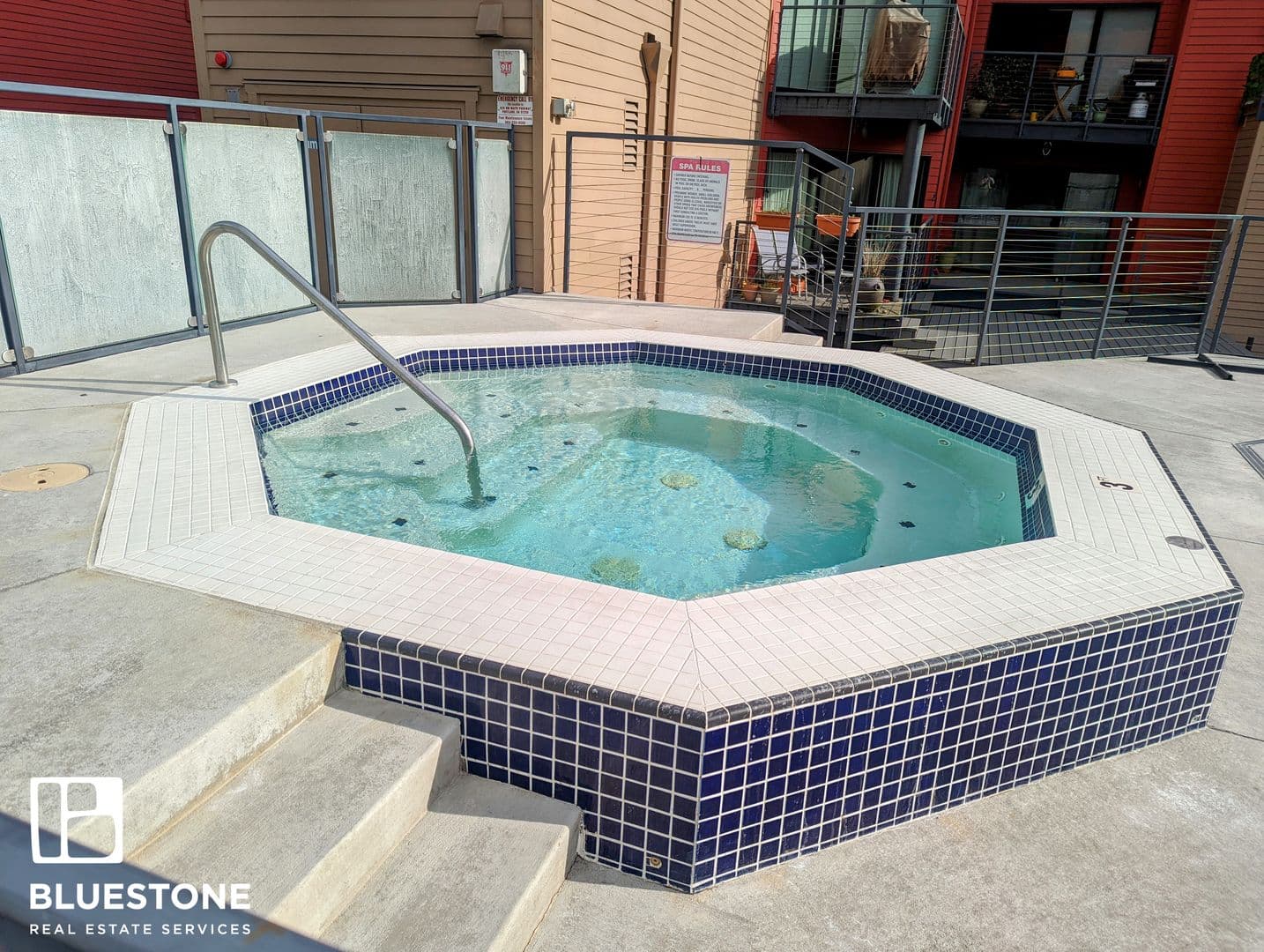 Portland Condo: 940 NW Naito Parkway #L-14