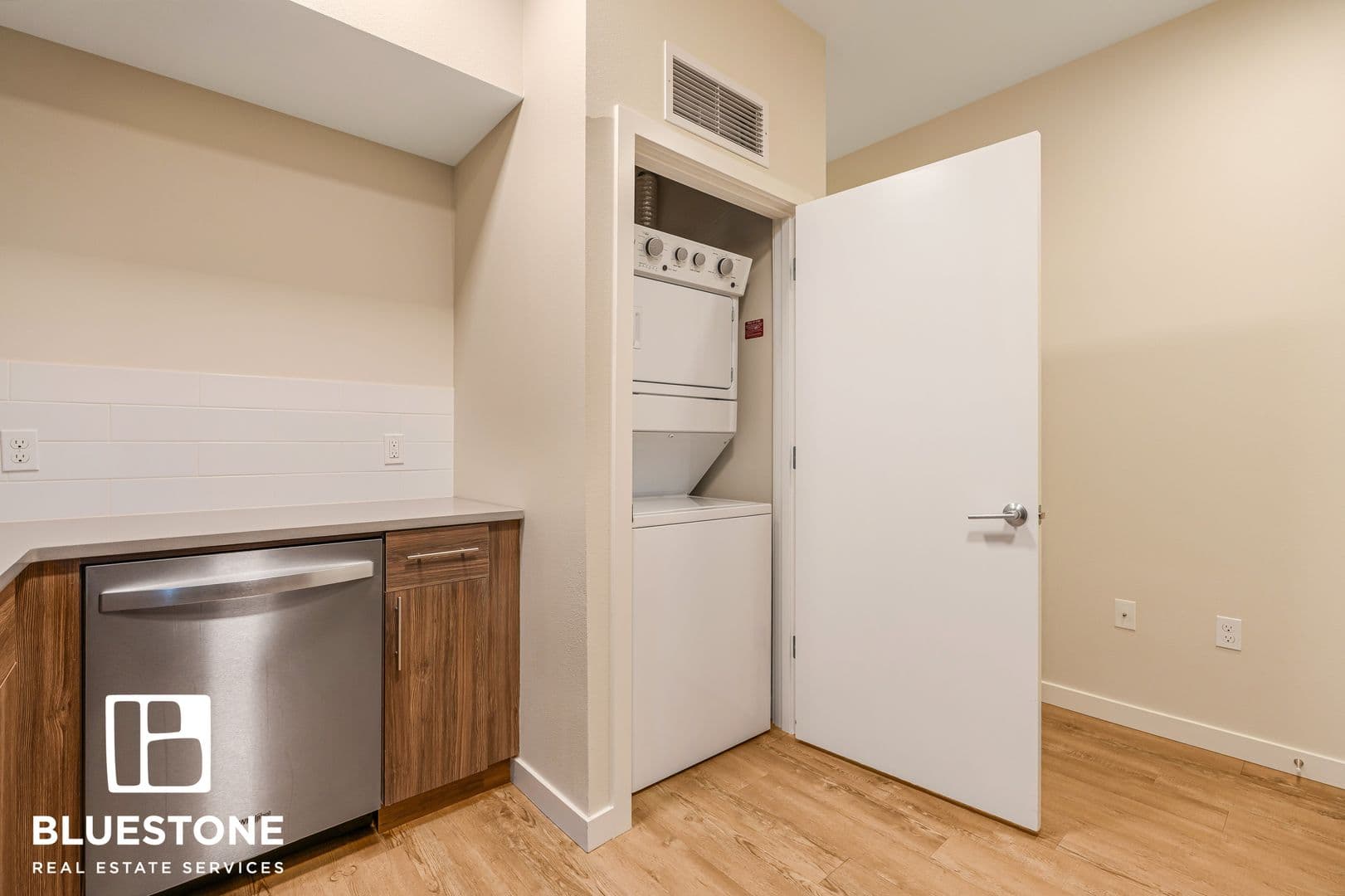 Portland Apartment: 1311 SW Gibbs Street
