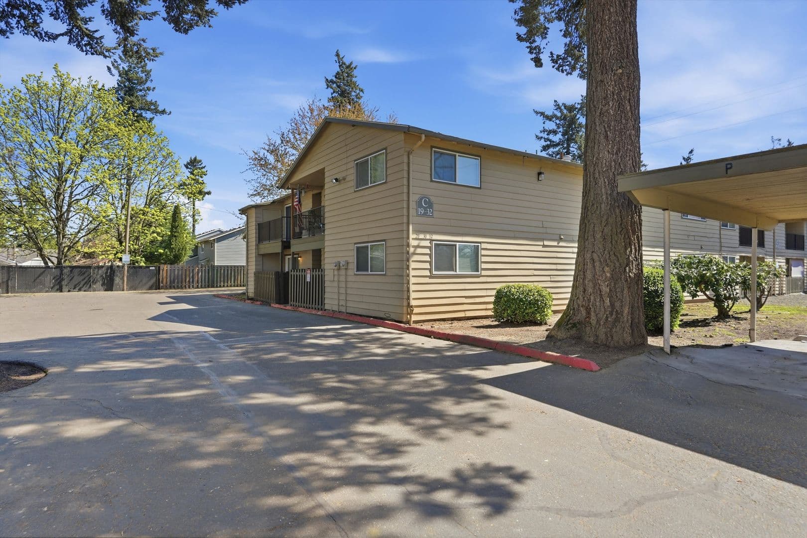 Gresham Apartment: 10 NE 162nd Ave