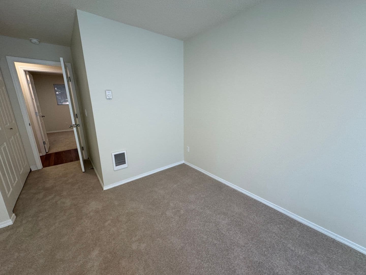 Milwaukie Apartment: 11850 SE 26th