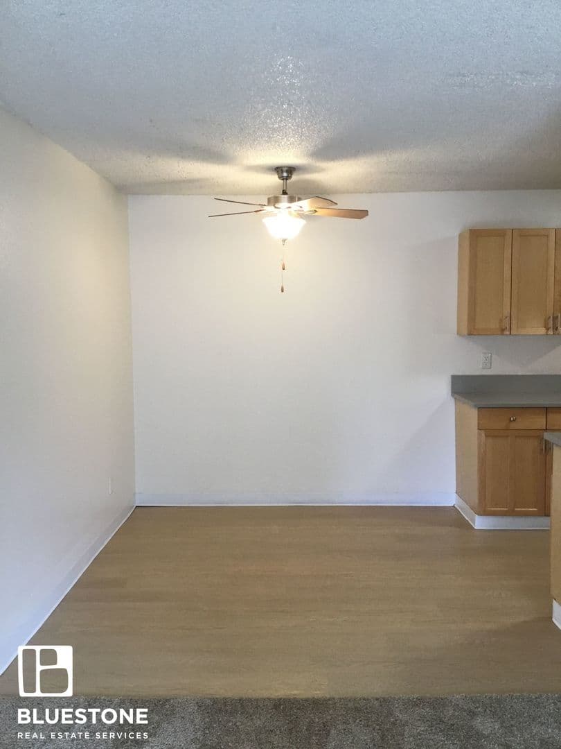 Portland Apartment: 4611-4631 SW Luradel St