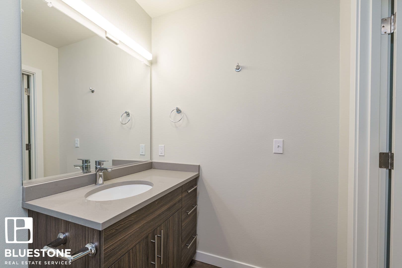 Portland Apartment: 1311 SW Gibbs Street
