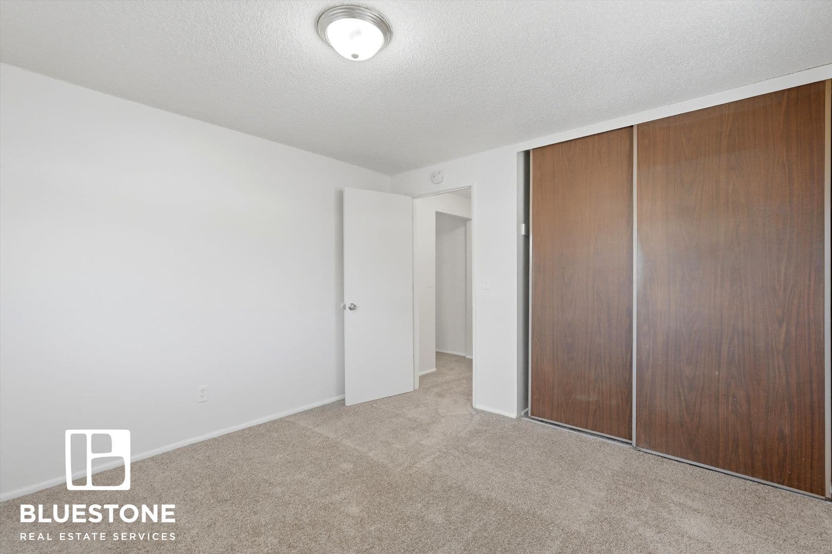 Gresham Apartment: 10 NE 162nd Ave