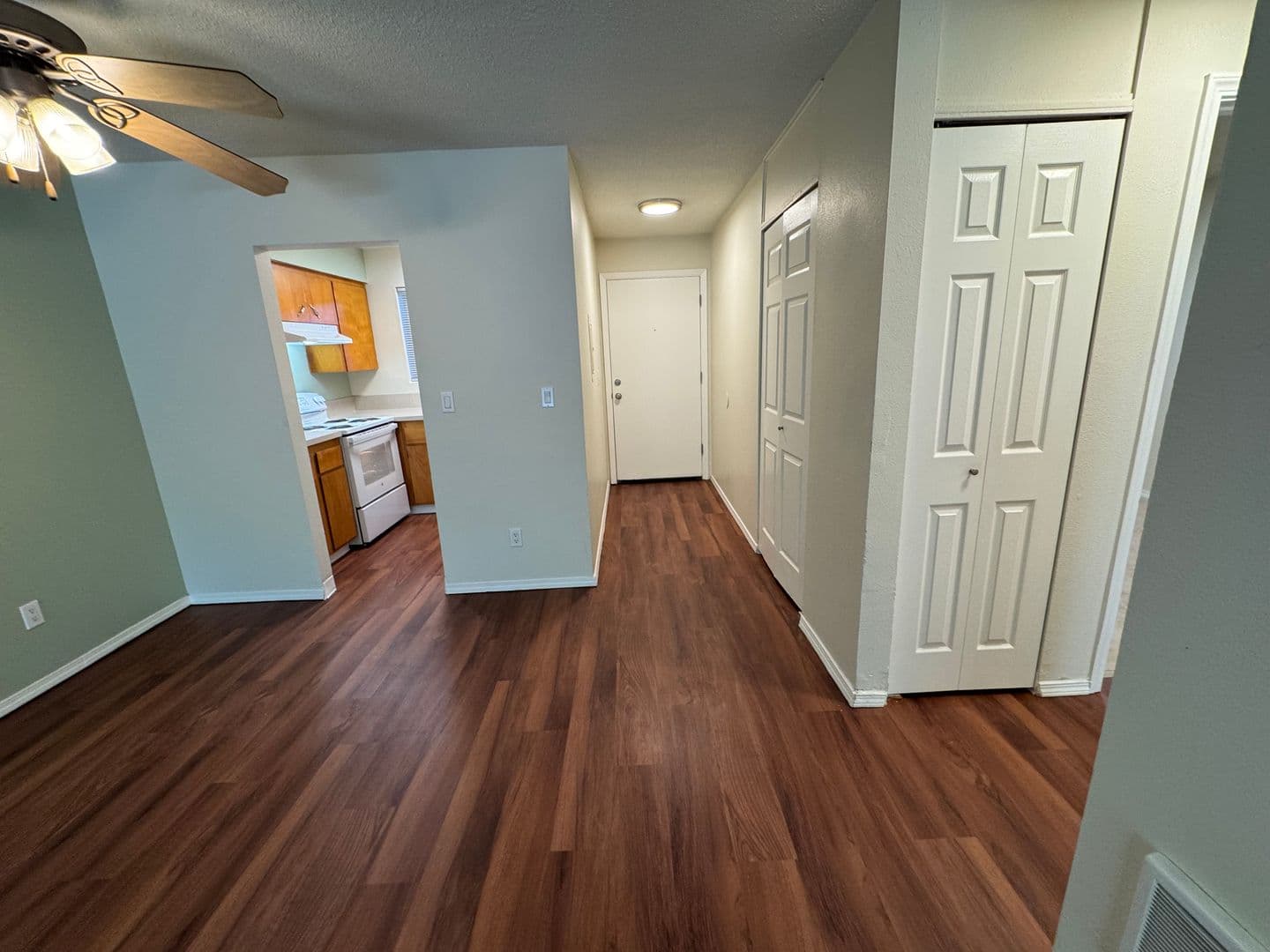 Milwaukie Apartment: 11850 SE 26th