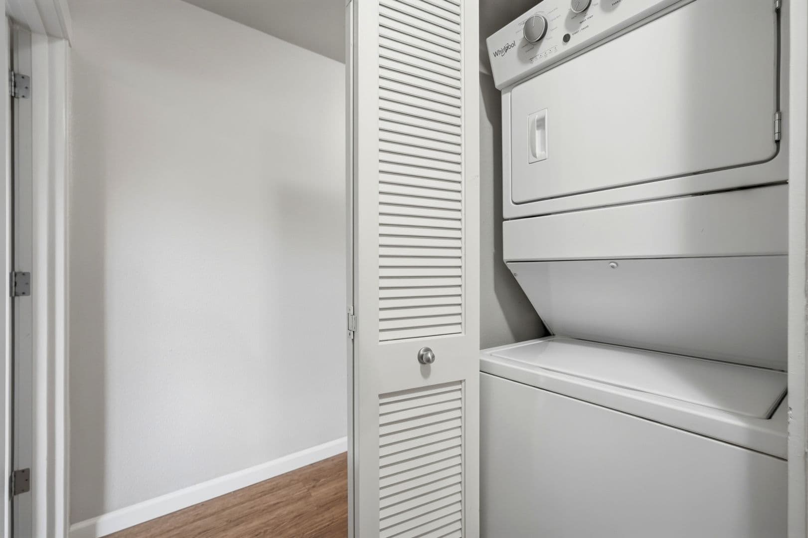 Portland Apartment: 1721 SE Tacoma St.