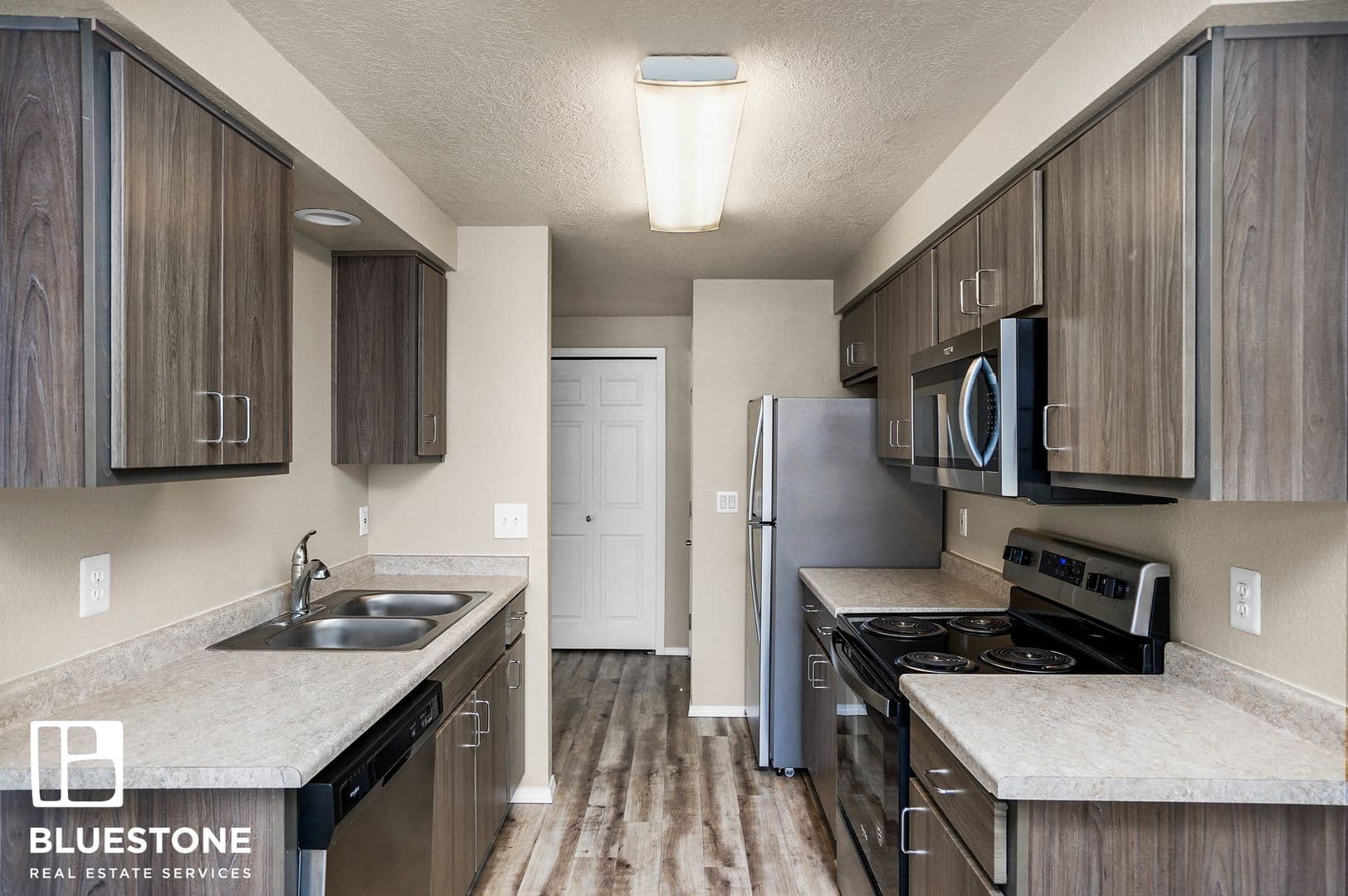 Keizer Apartment: 208 Lakepoint Place N