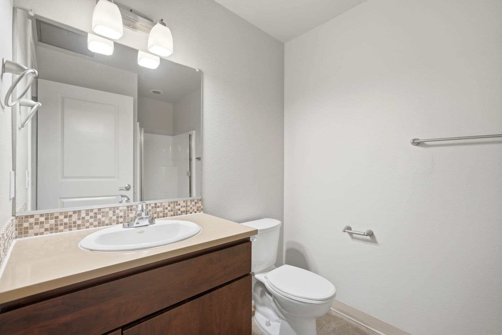 Portland Apartment: 1721 SE Tacoma St.