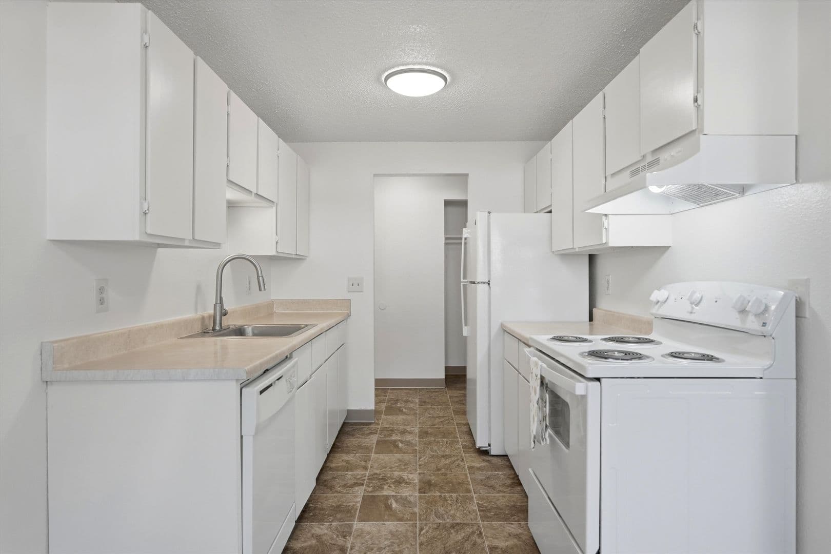 Gresham Apartment: 10 NE 162nd Ave