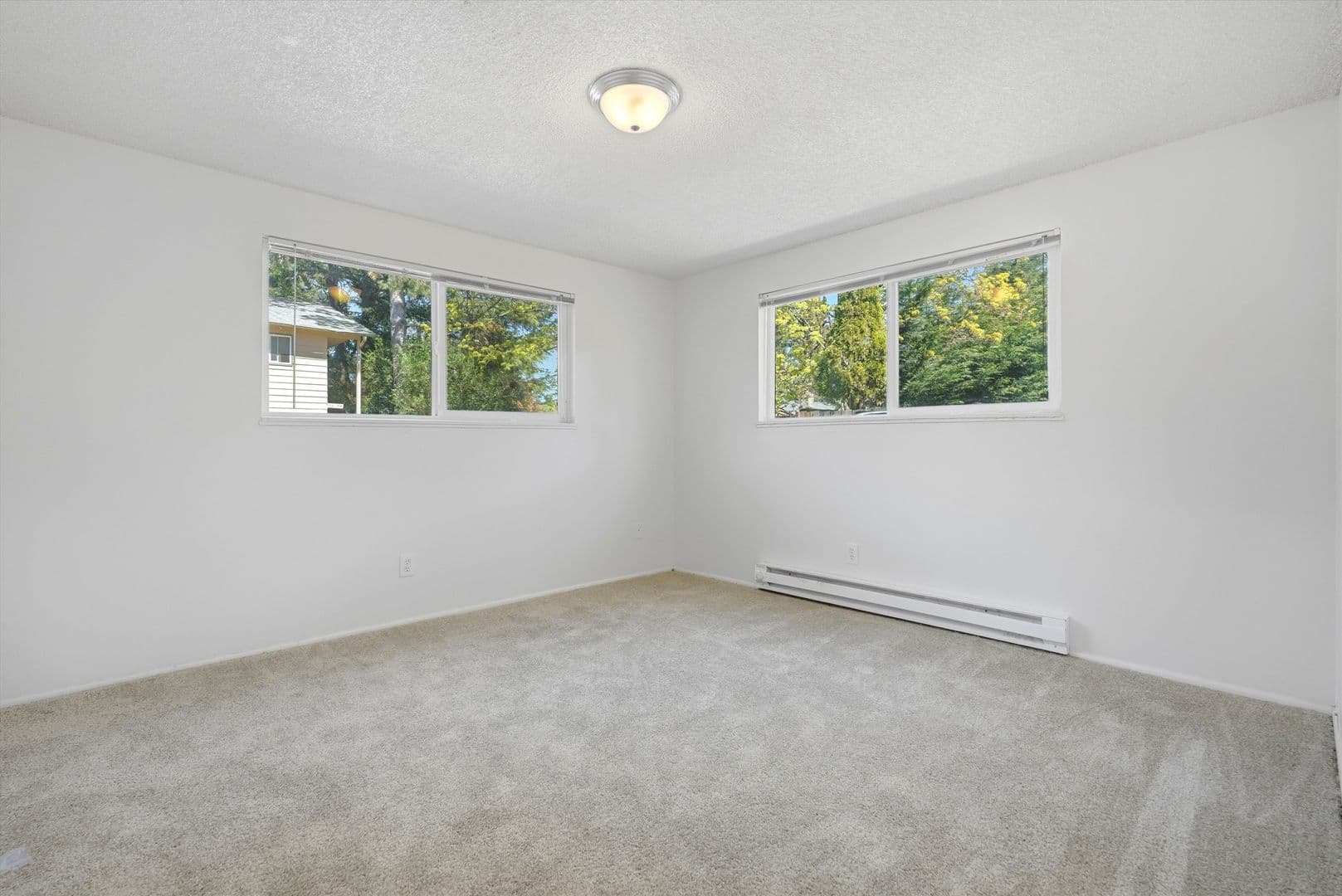 Gresham Apartment: 10 NE 162nd Ave