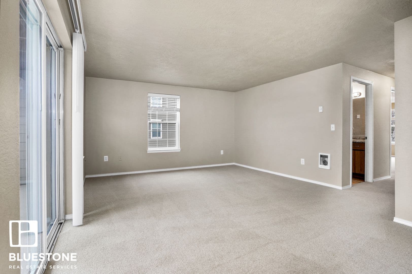 Keizer Apartment: 208 Lakepoint Place N