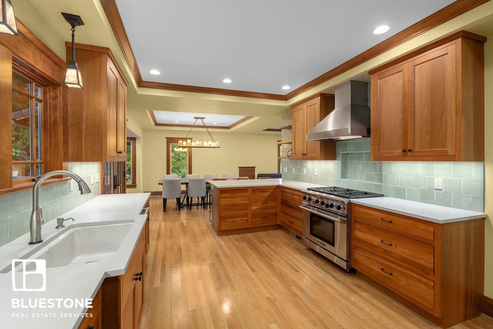 Lake Oswego House: 1970 Greentree Road