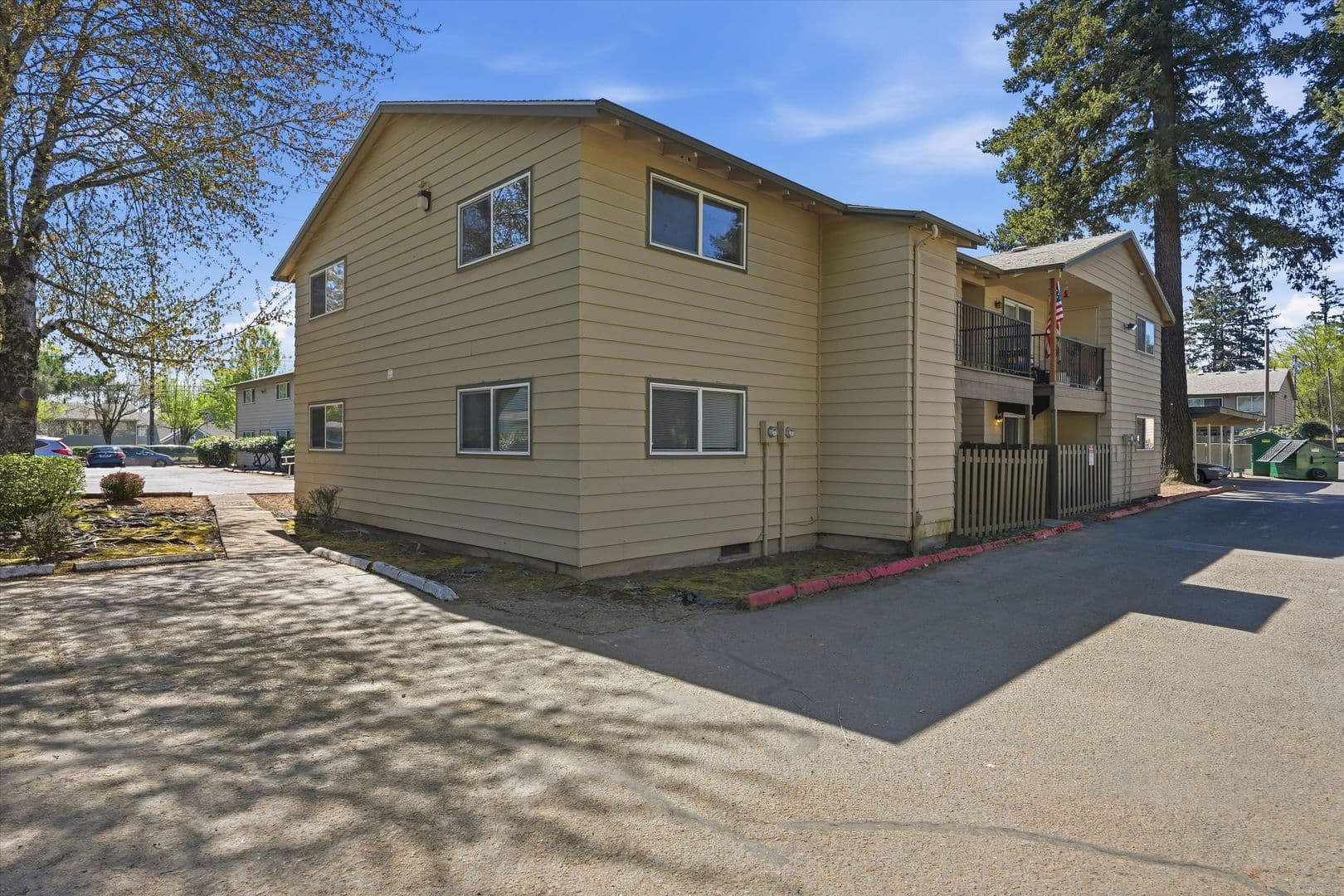Gresham Apartment: 10 NE 162nd Ave