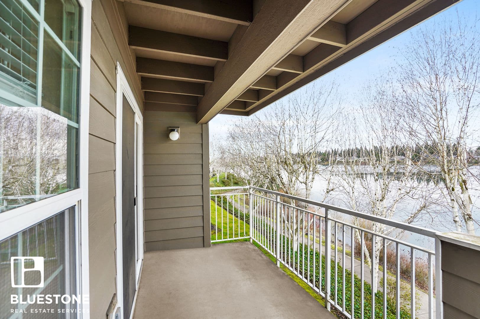 Keizer Apartment: 208 Lakepoint Place N