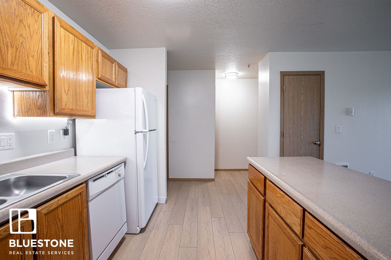 Portland Apartment: 4611-4631 SW Luradel St