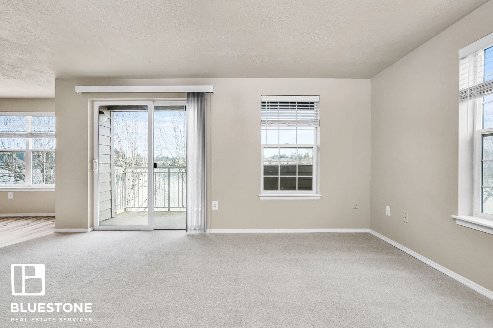Keizer Apartment: 208 Lakepoint Place N
