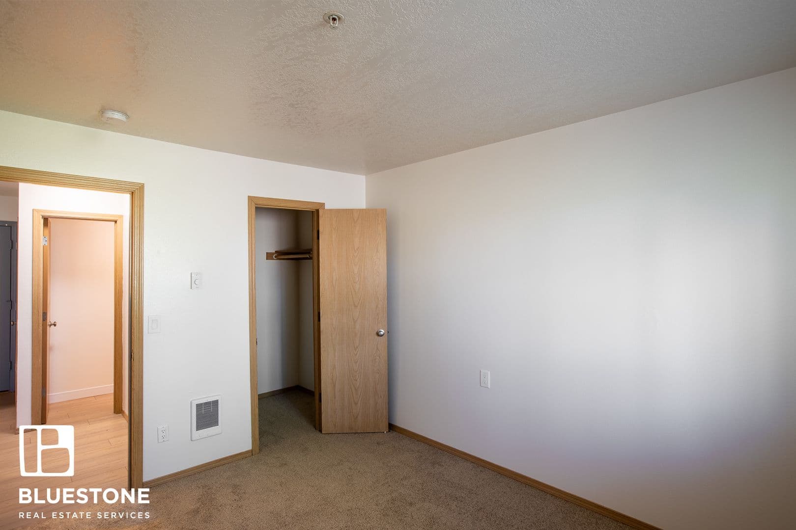 Portland Apartment: 4611-4631 SW Luradel St