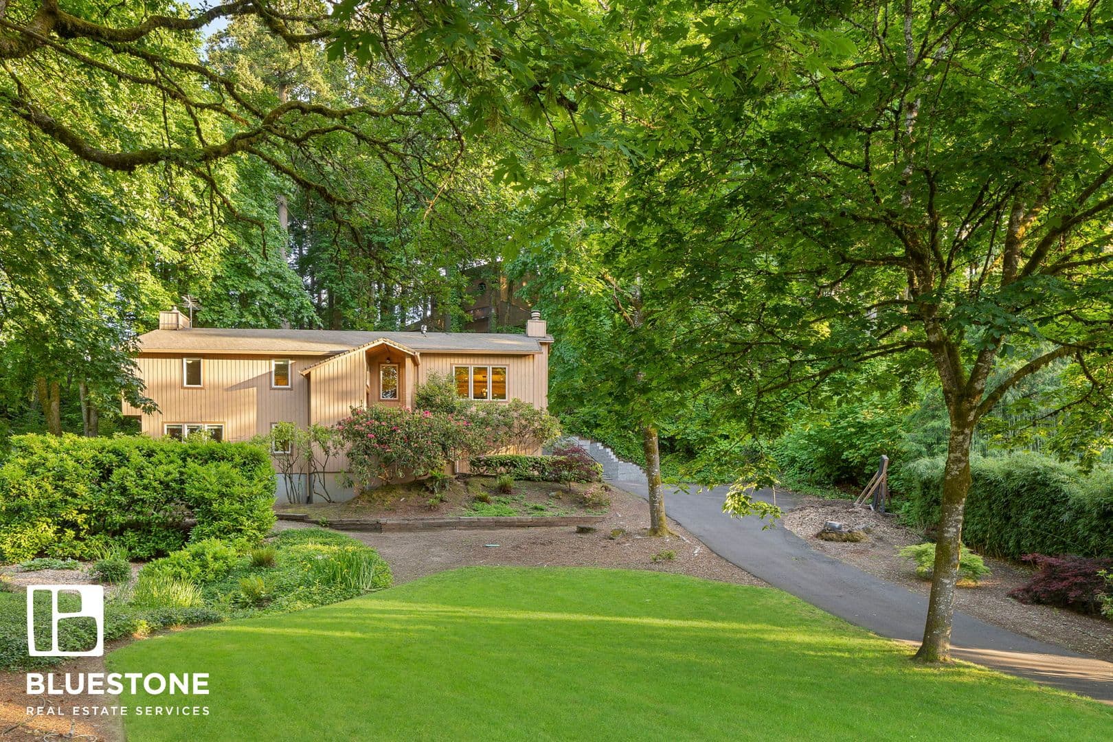 Lake Oswego House: 1970 Greentree Road