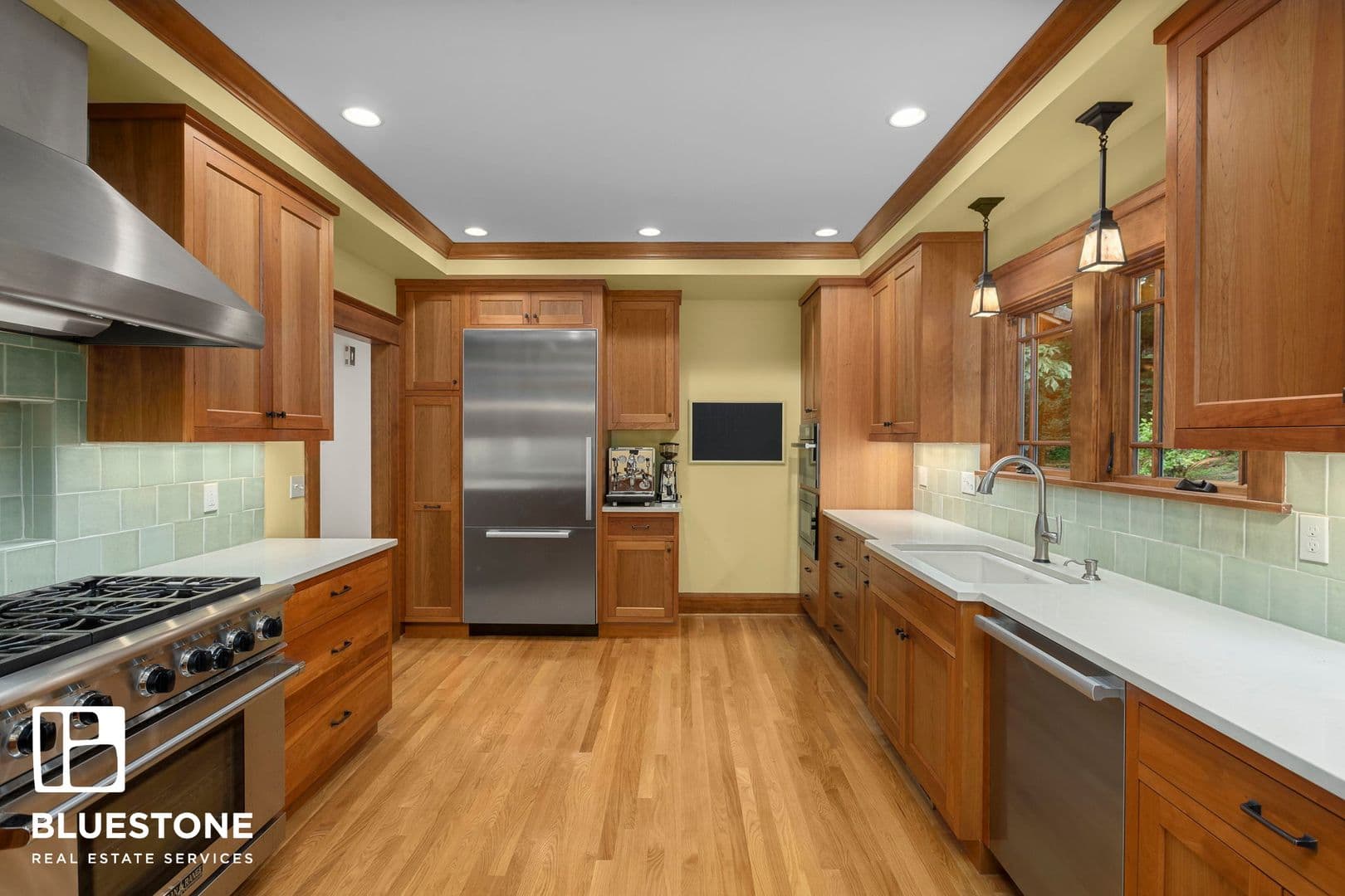 Lake Oswego House: 1970 Greentree Road