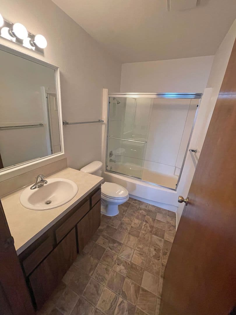 Corvallis Apartment: 124 NW 7th St