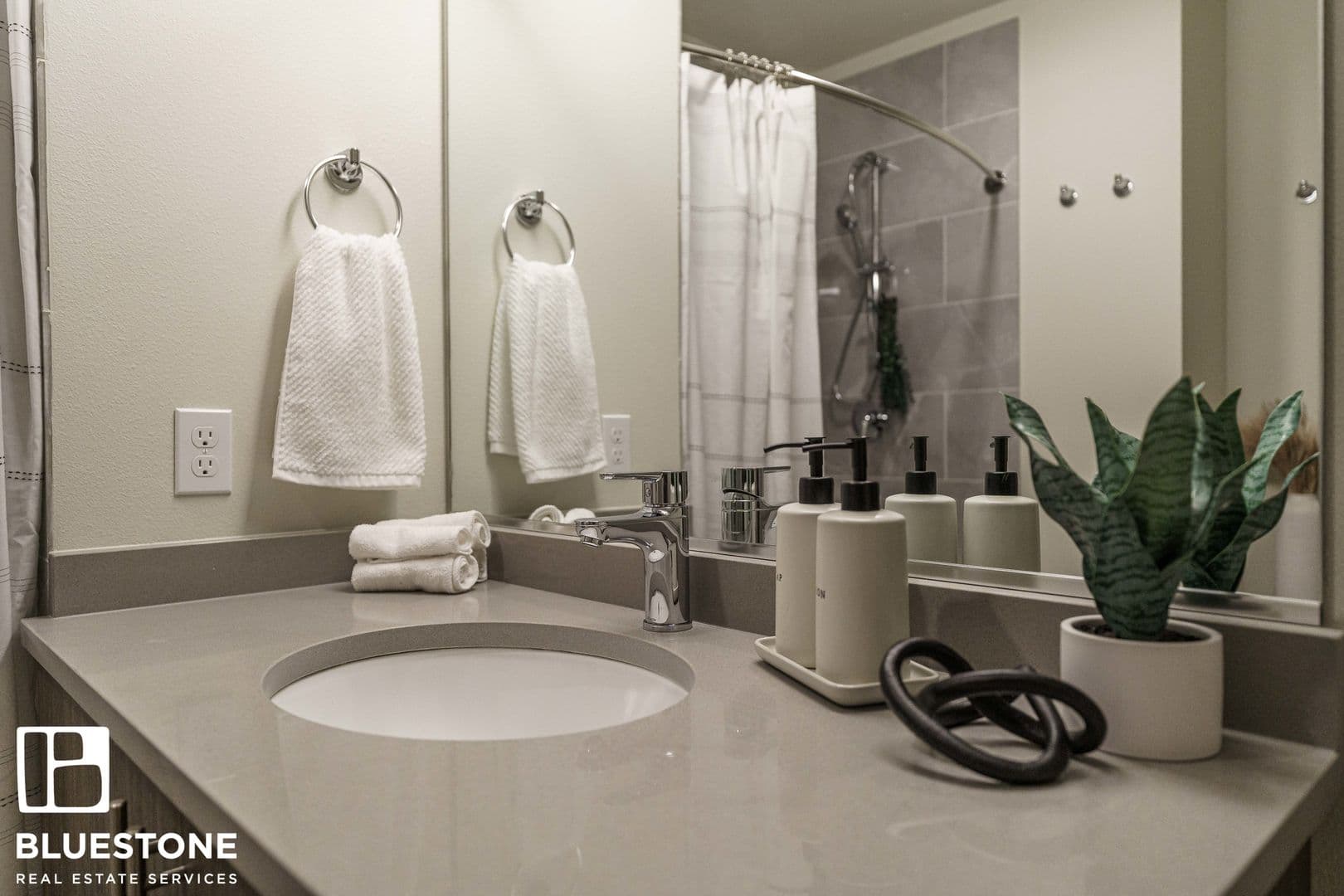 Portland Apartment: 1311 SW Gibbs Street