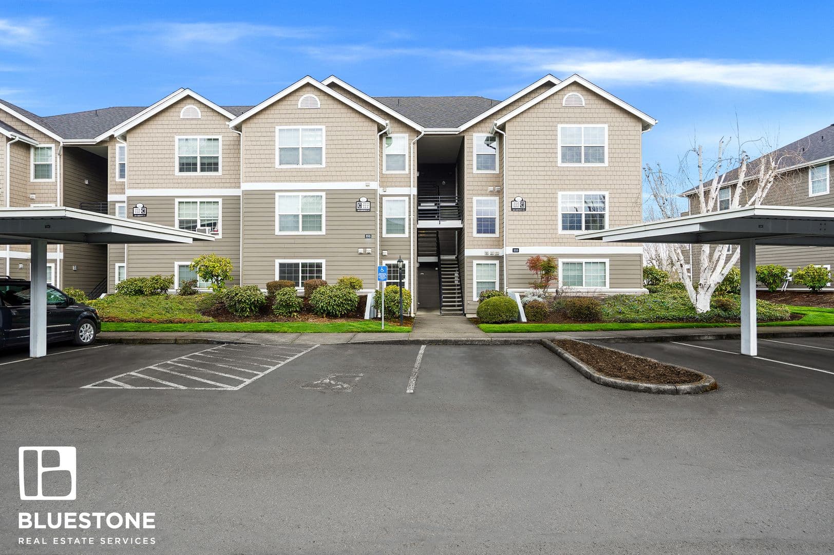 Keizer Apartment: 208 Lakepoint Place N