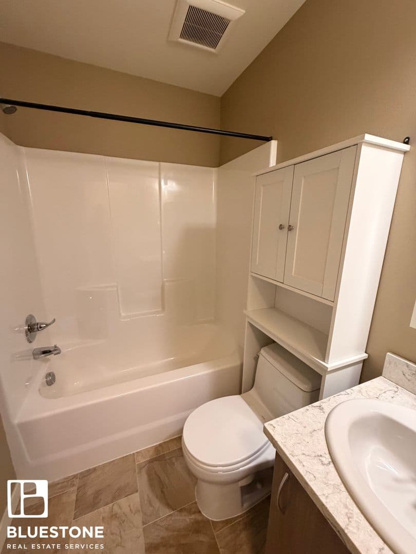 Portland Townhome: 130 NE 109th Ave