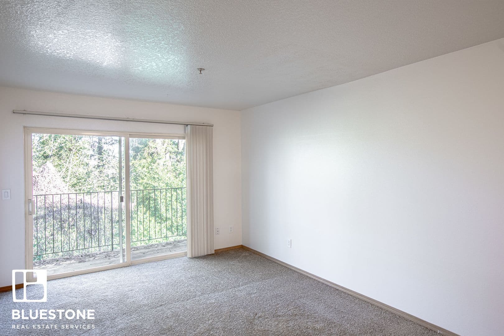 Portland Apartment: 4611-4631 SW Luradel St