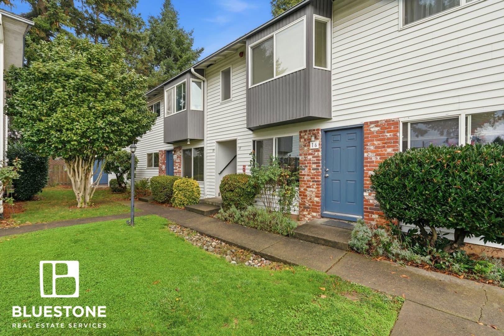 Portland Apartment: 7123 SE Powell Blvd