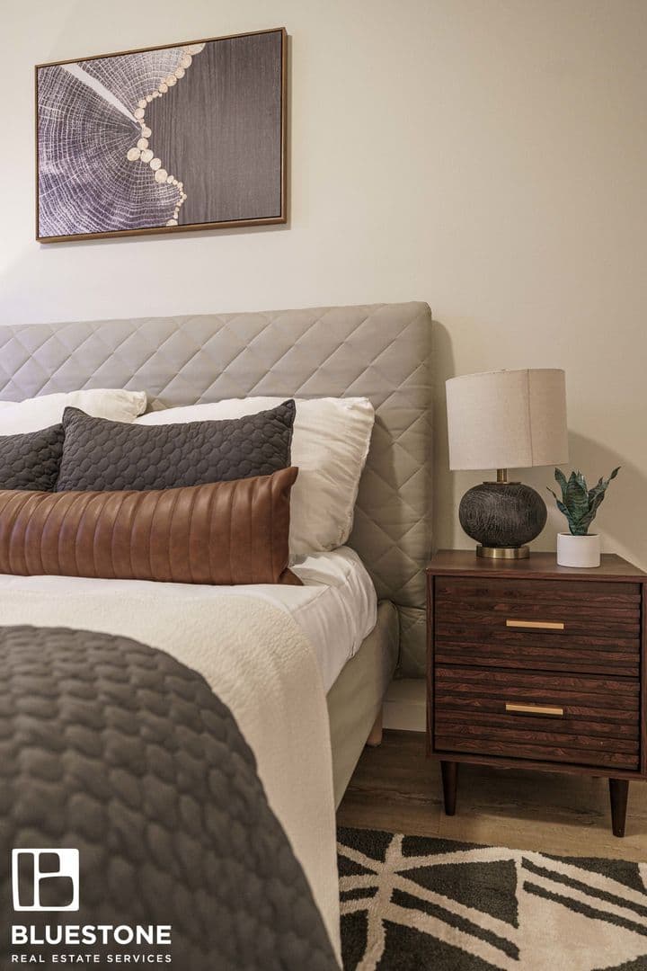 Portland Apartment: 1311 SW Gibbs Street