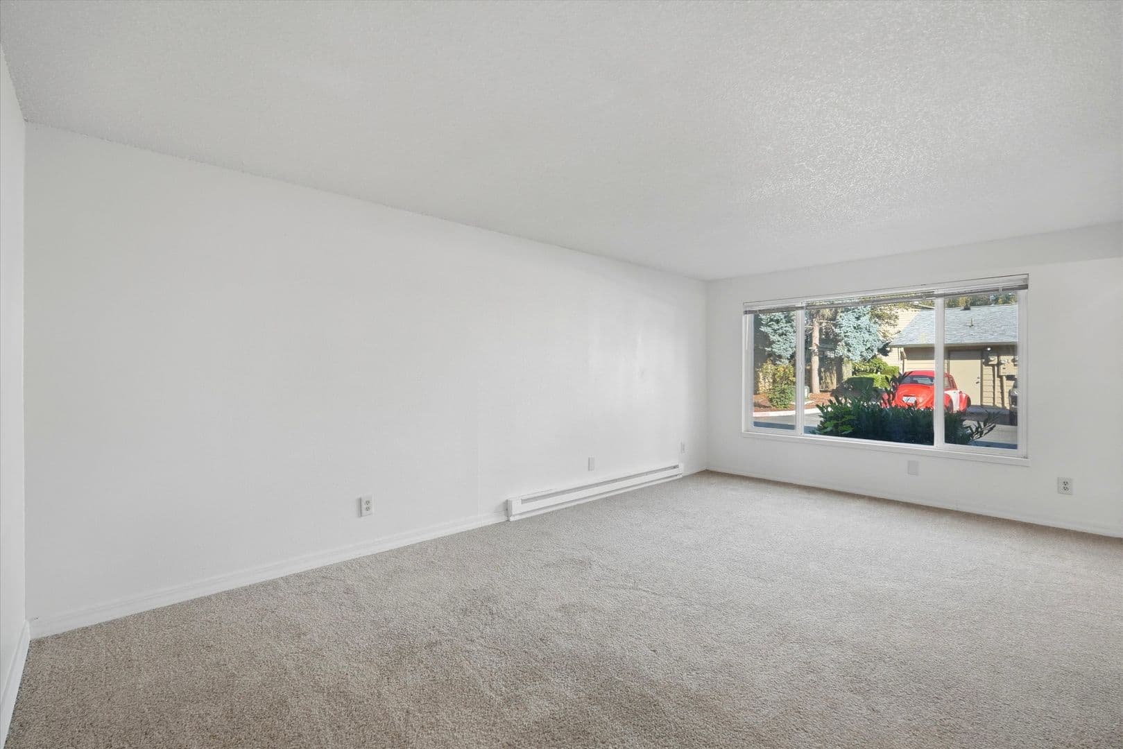 Gresham Apartment: 10 NE 162nd Ave